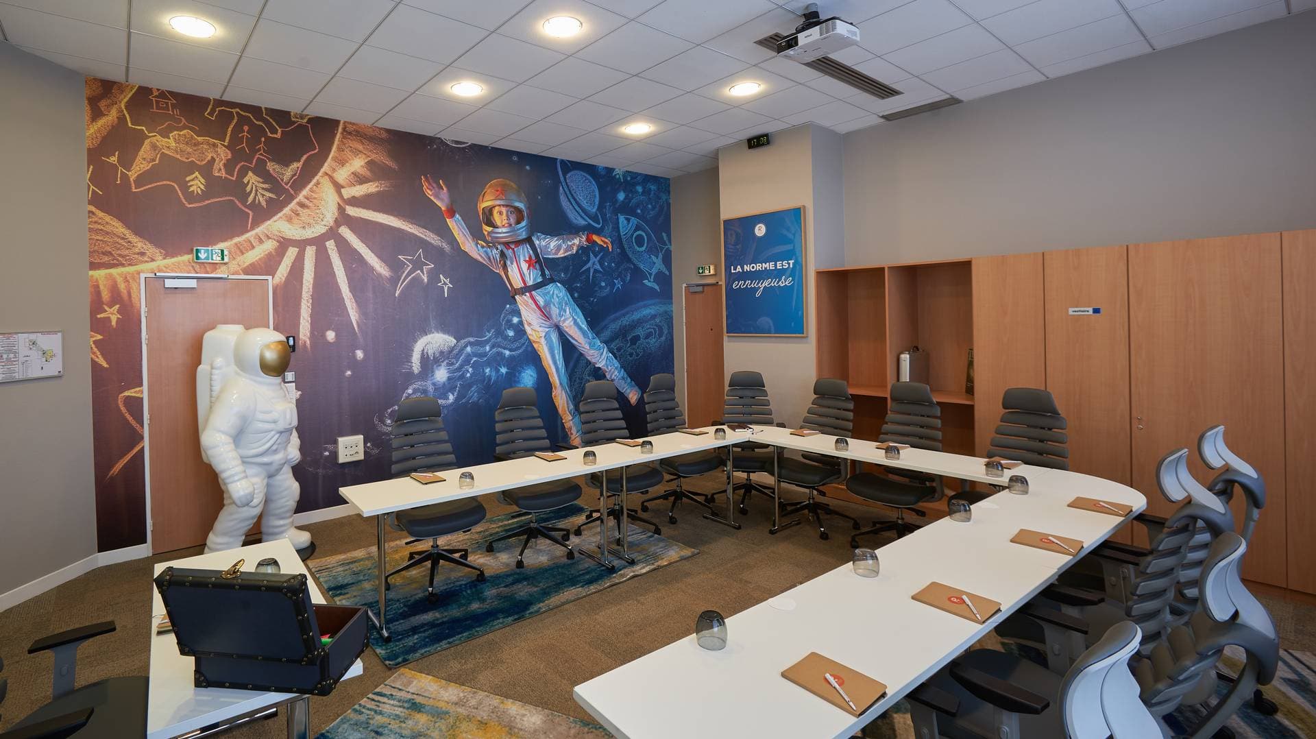 Best Western Plus Paris Saclay 28