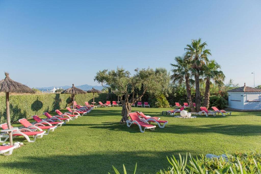 Grand Hôtel Les Flamants Roses Thalasso & Spa 4