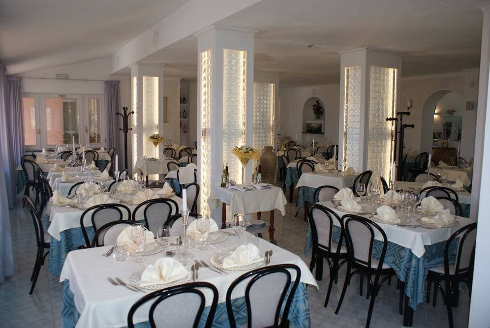 Hotel Ristorante Borgo La Tana 11