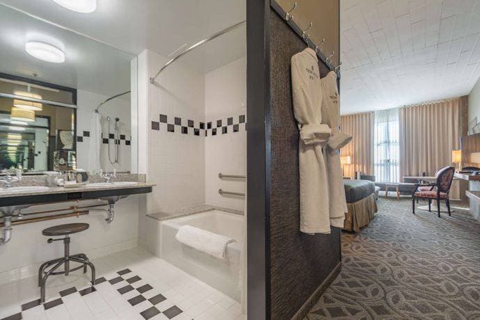 Proximity Hotel 3