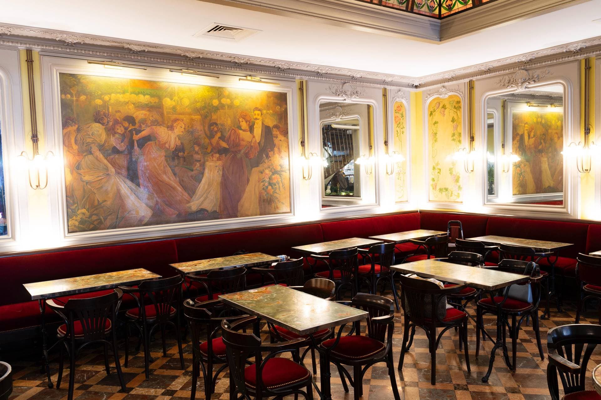 Grande Salle Belle Époque
