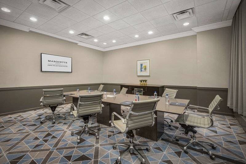 The Marquette Hotel, Curio Collection by Hilton 16