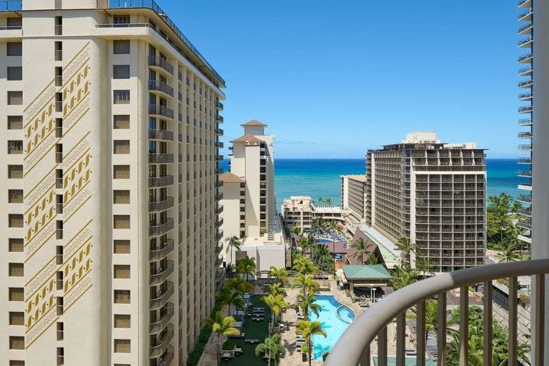 Embassy Suites Waikiki Beach Walk 35