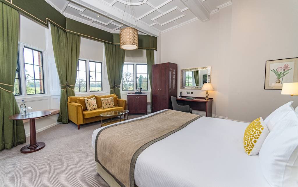 The Elvetham 33