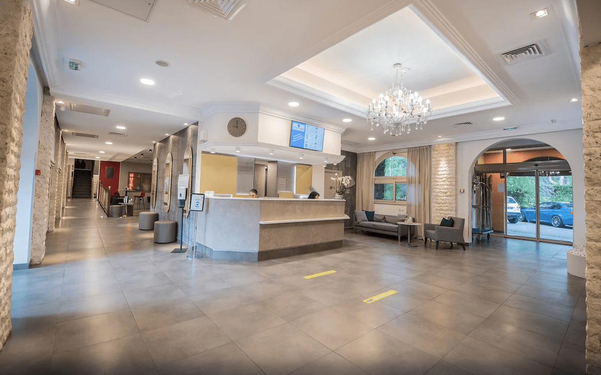L'Hôtel Promotel 10