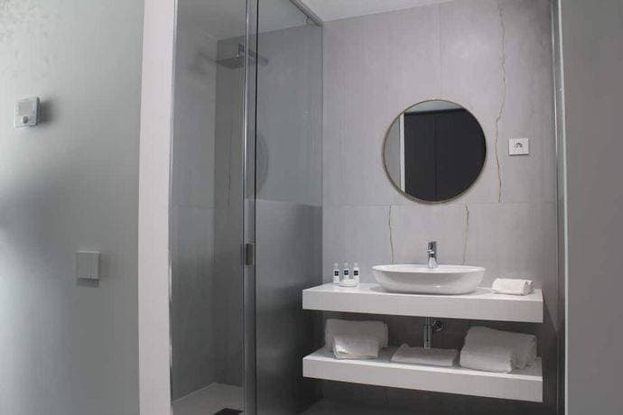 Rednyx Hotel 8