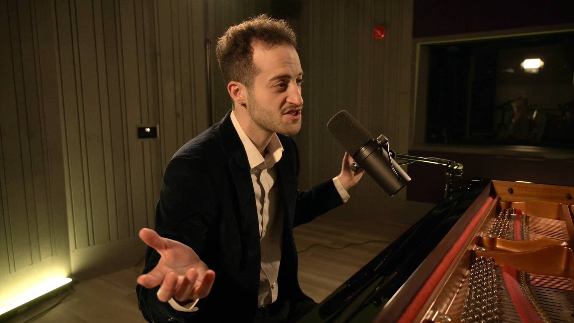 Felix Mendel: Piano Bar Entertainer