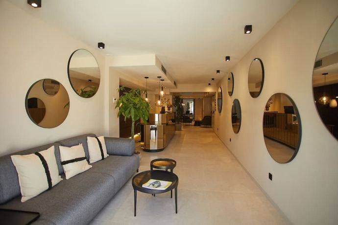 Belle Marivent Mediterranean Petit Hotel 11