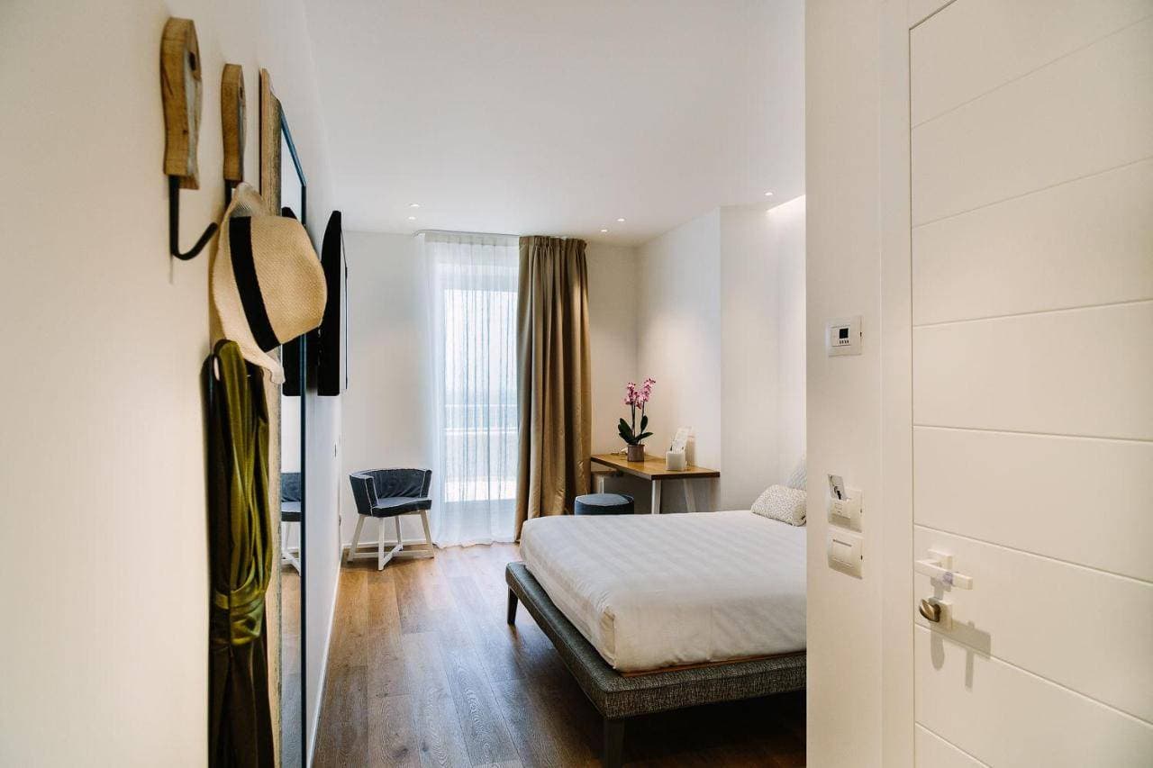 NUMA HOTEL 9