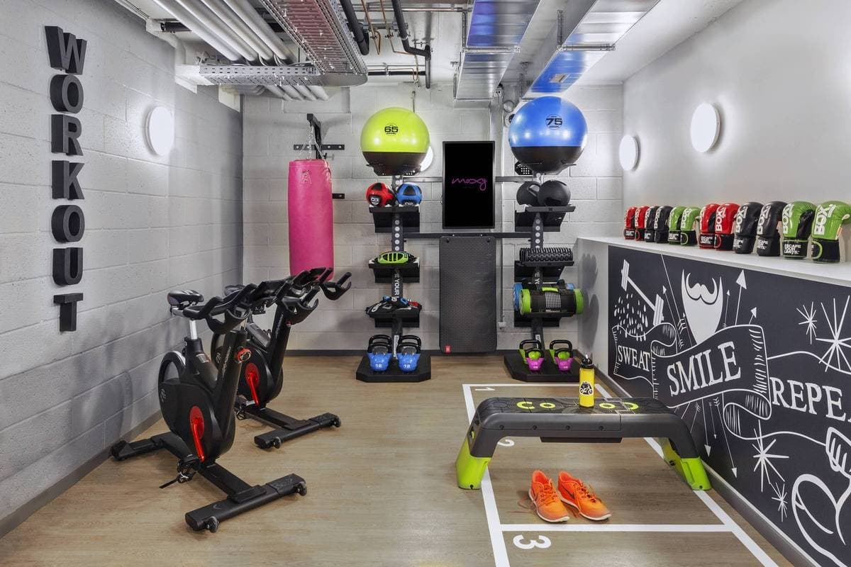 Moxy Lausanne City 7