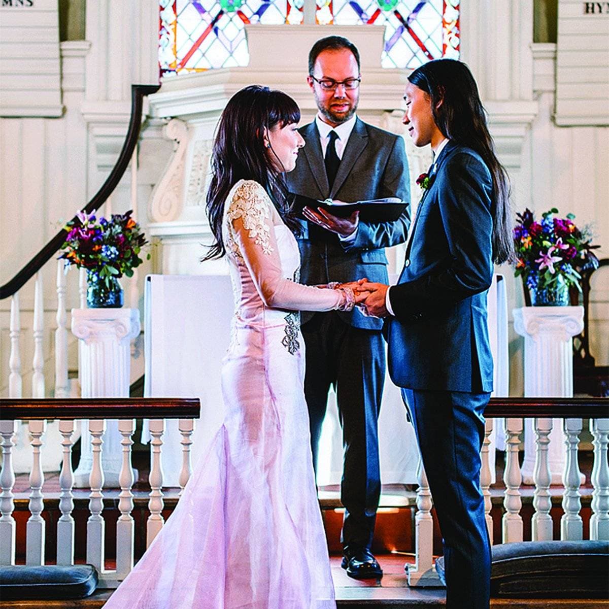 Riverside Weddings at Gloria Dei 13