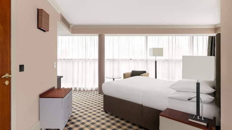 DoubleTree by Hilton Newcastle International Airport 9