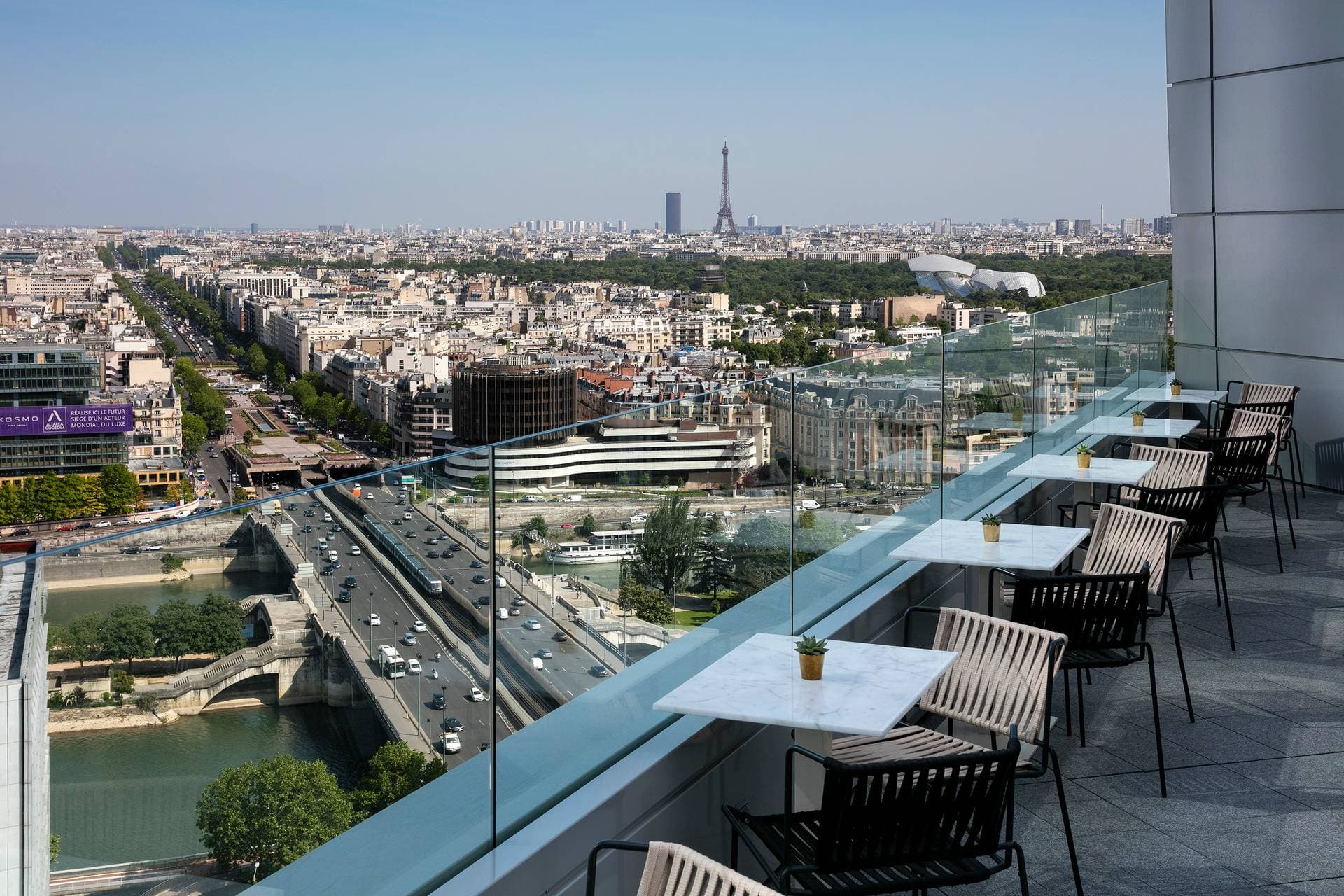 Skyline Paris Lounge & Bar 1