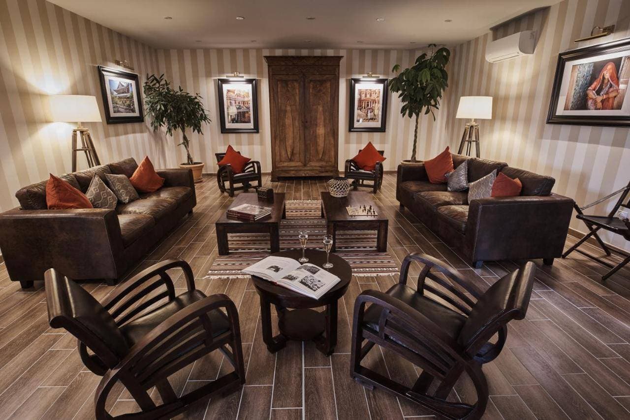 L'Hôtel Le Fleuray 11