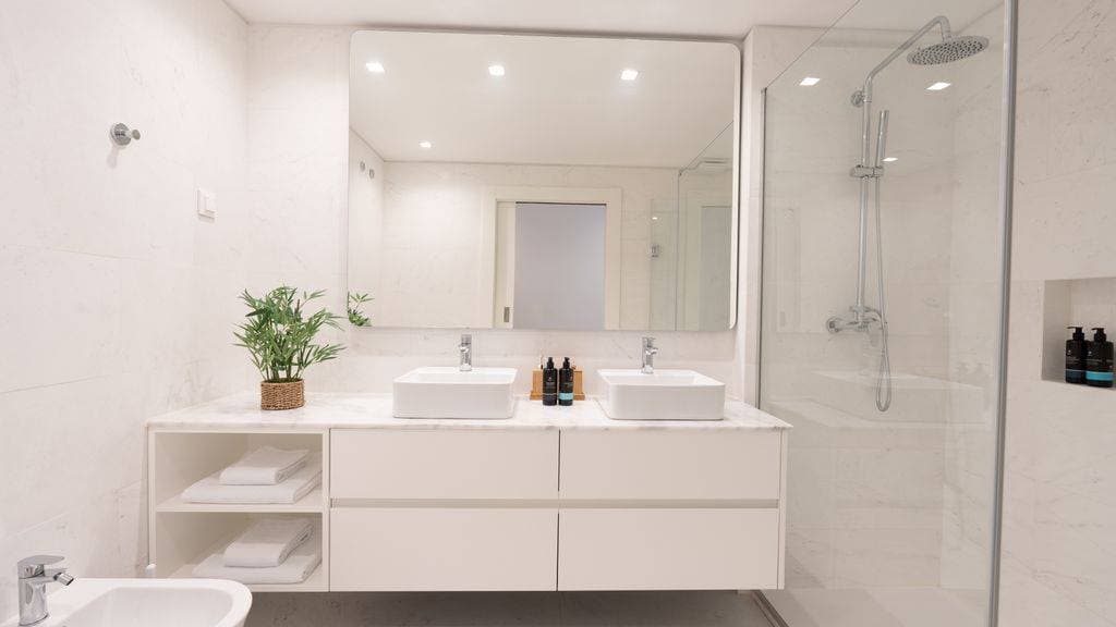 Acqua Sensation Suites by LovelyStay 38