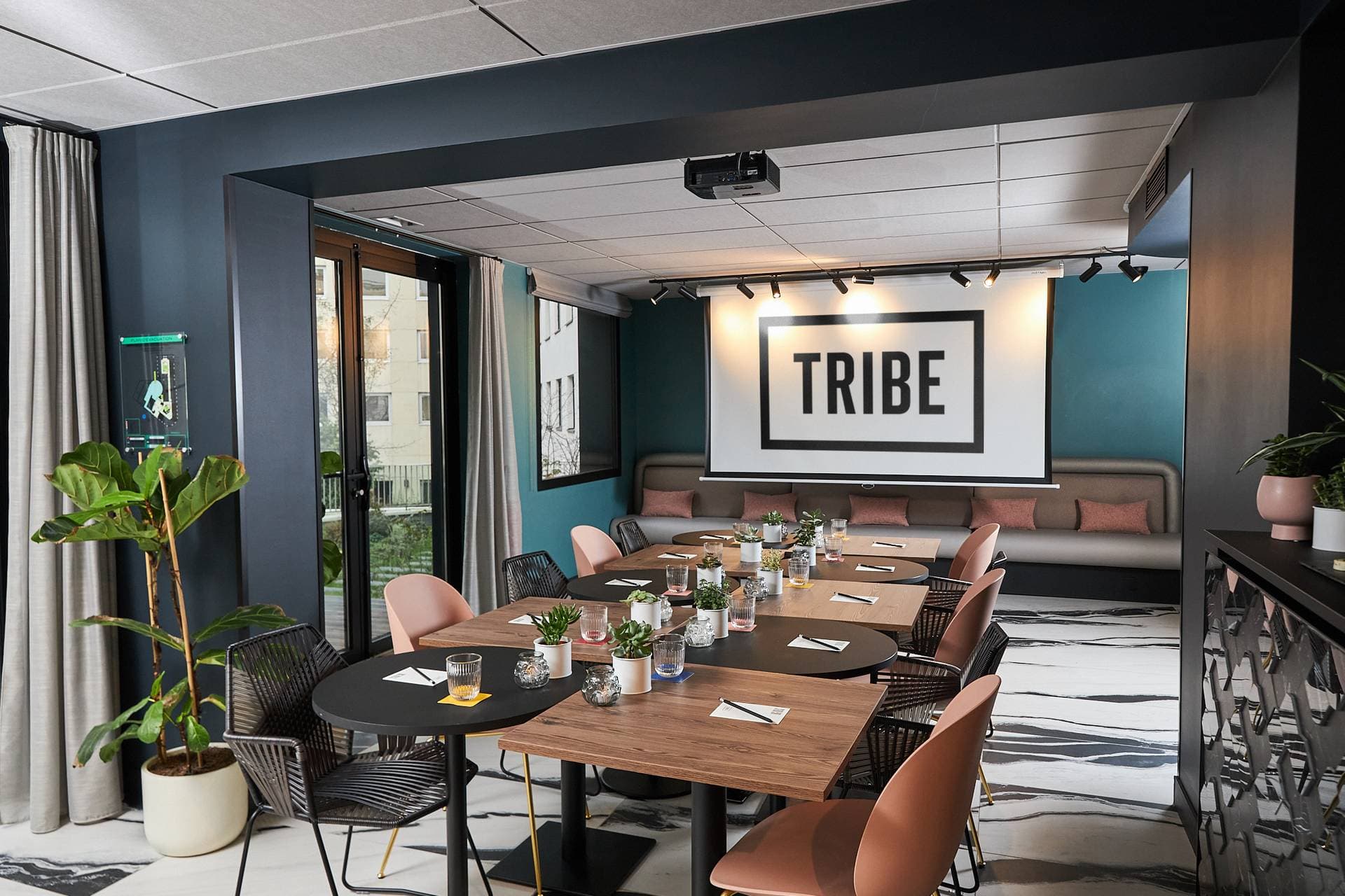Tribe Paris La Defense Esplanade 2