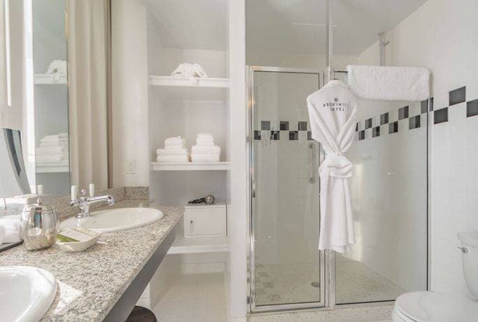 Proximity Hotel 5