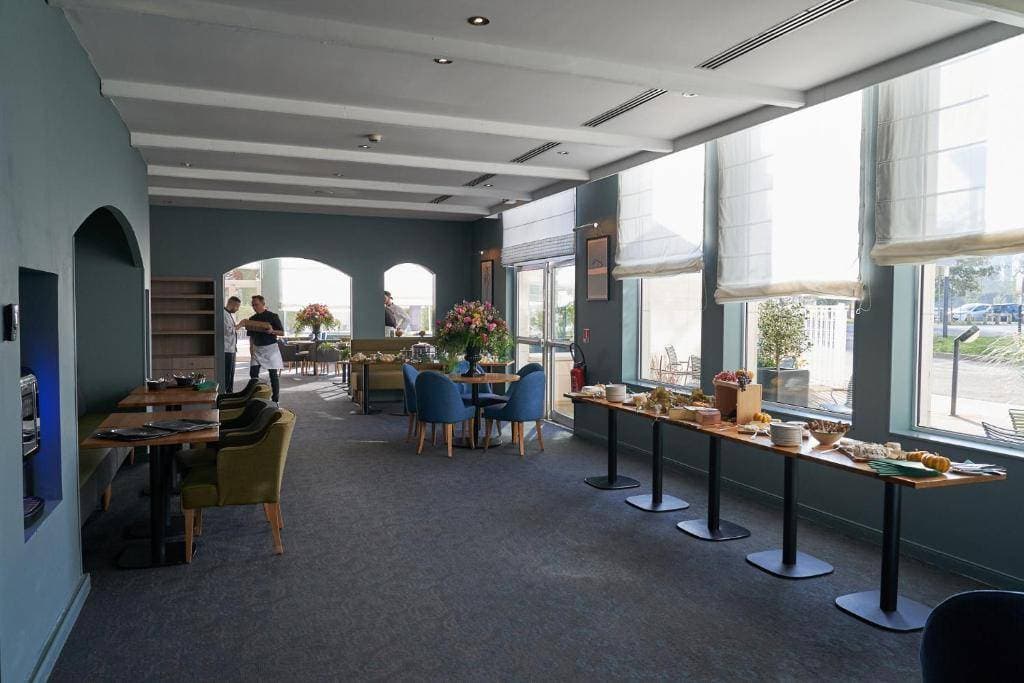 Best Western Plus Paris Saclay 12