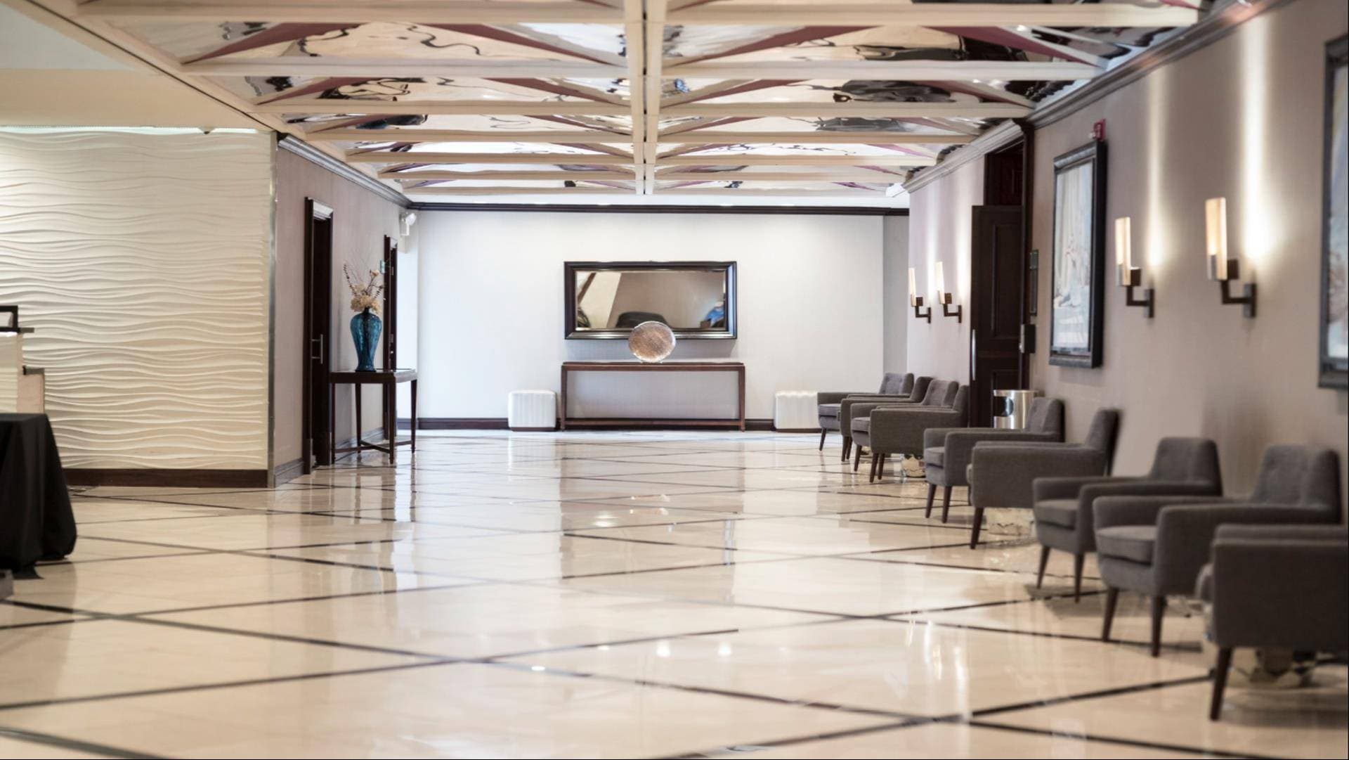 Fort Pontchartrain Detroit, a Wyndham Hotel 9