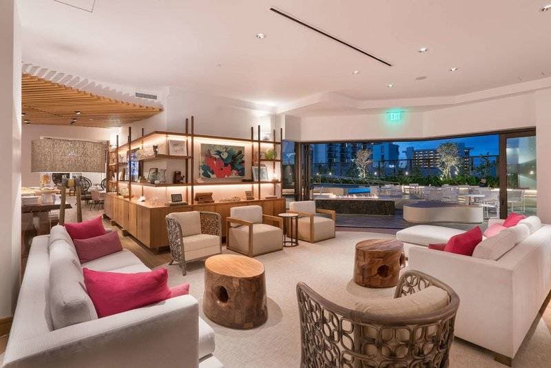Hyatt Centric Waikiki Beach 11
