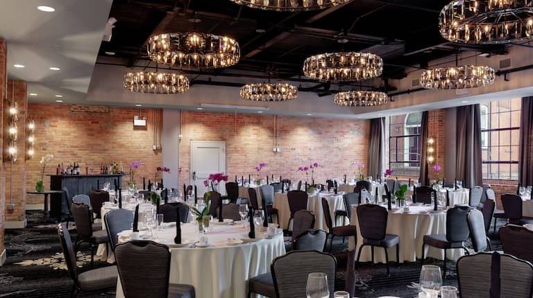 The Foundry Hotel Asheville, Curio Collection by Hilton 12