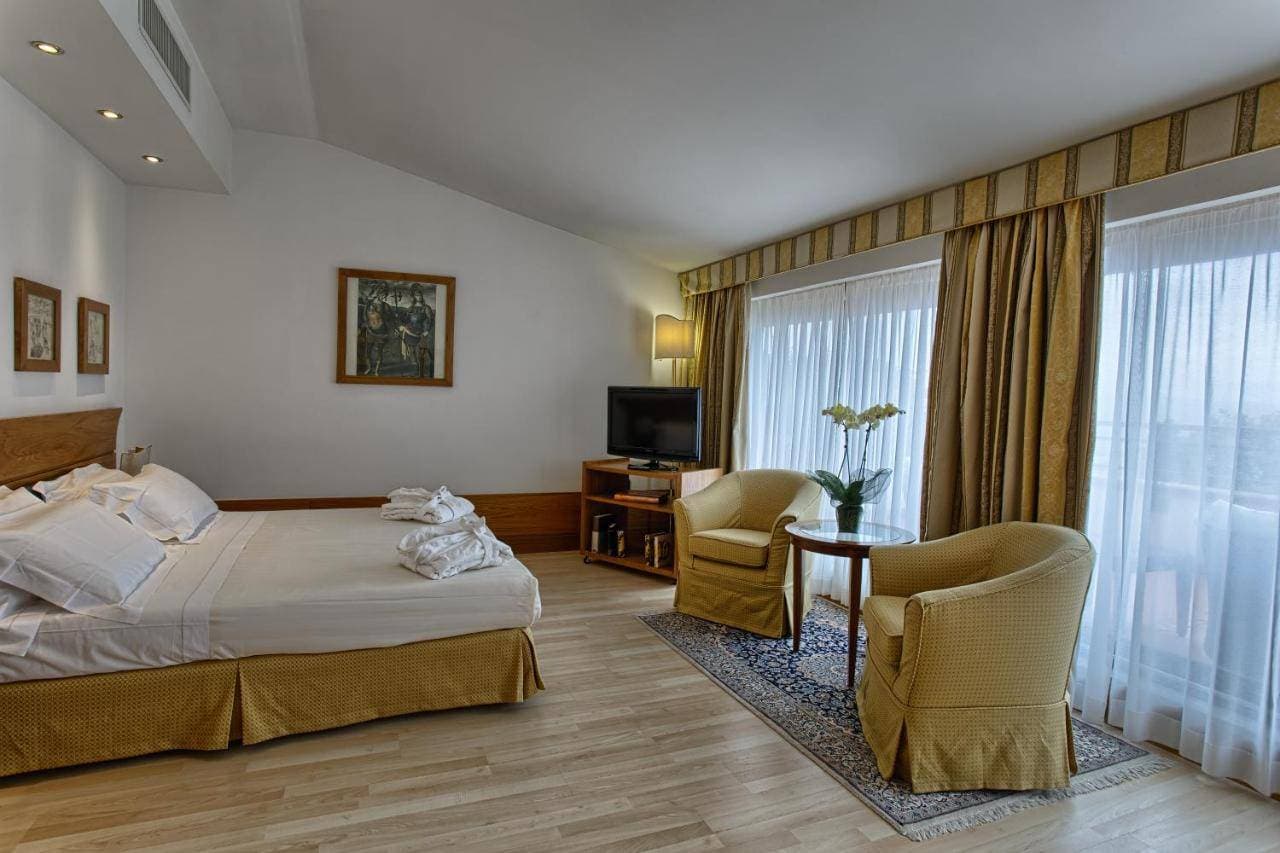 Roseo Hotel Assisi 11
