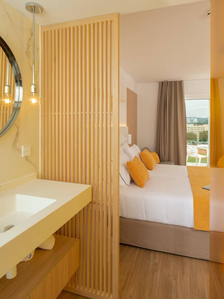 L'Azure Hotel 49
