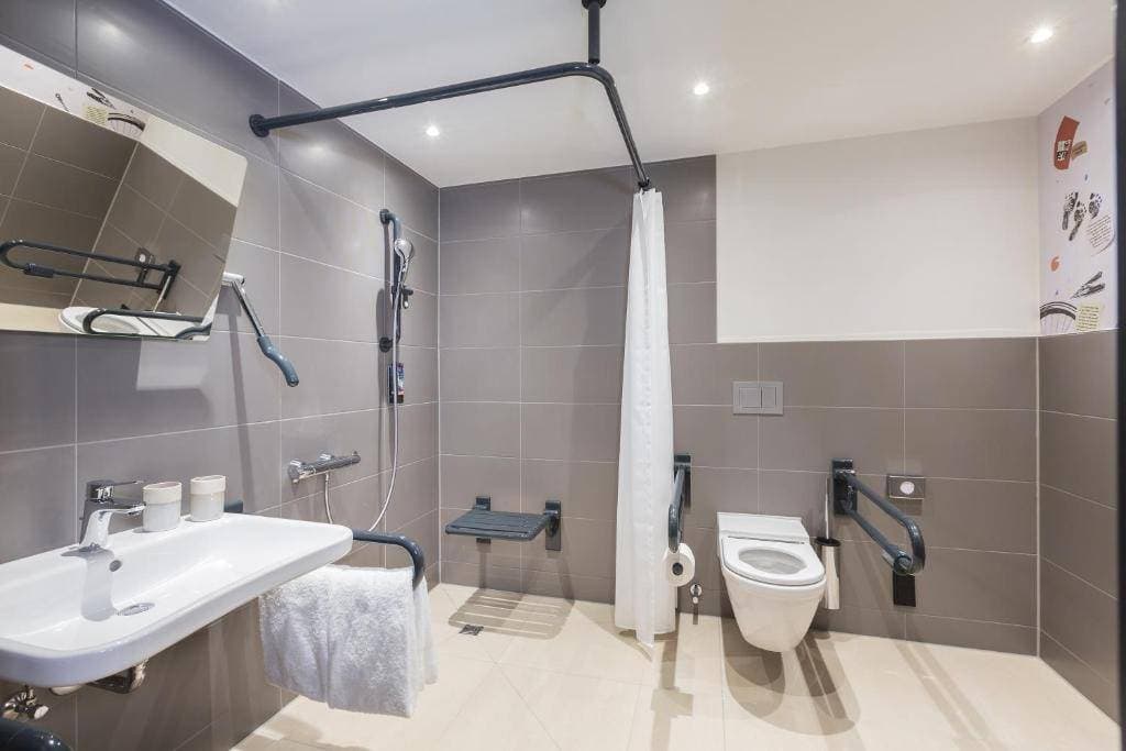 Holiday Inn - the niu, Cure Erlangen 10