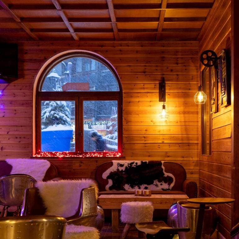 Snow Chill Hotel  4