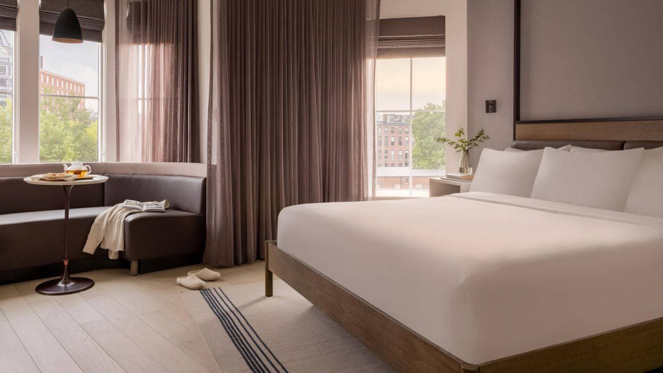 907 Main Hotel Central Square, Sonder 7
