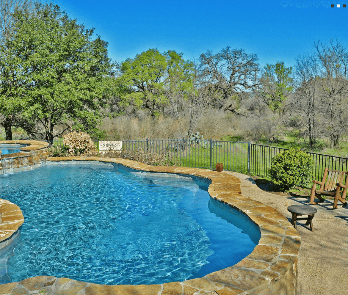Log Country Cove 8