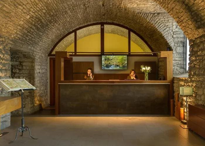 Hotel Monasterio de Boltaña 10