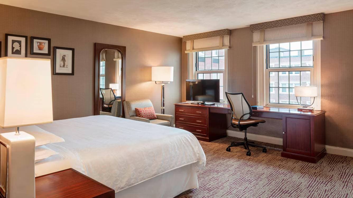 Sheraton Commander Hotel 10