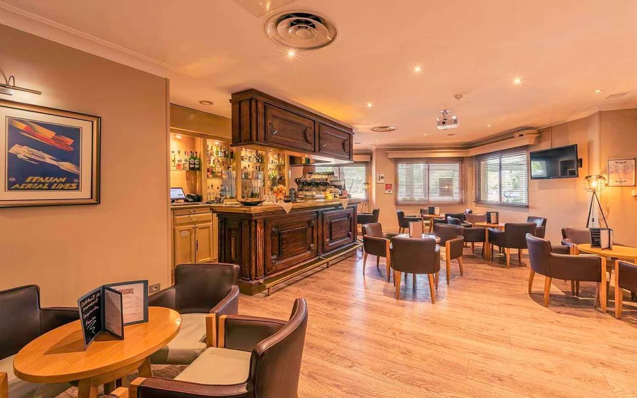 Best Western Marseille Aeroport 10