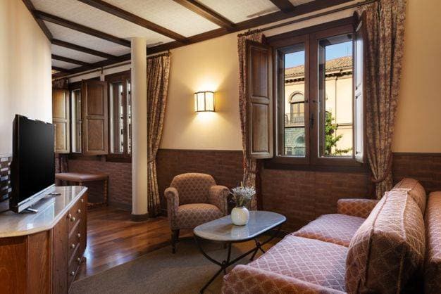 Hotel Palacio De Santa Paula, Autograph Collection 13