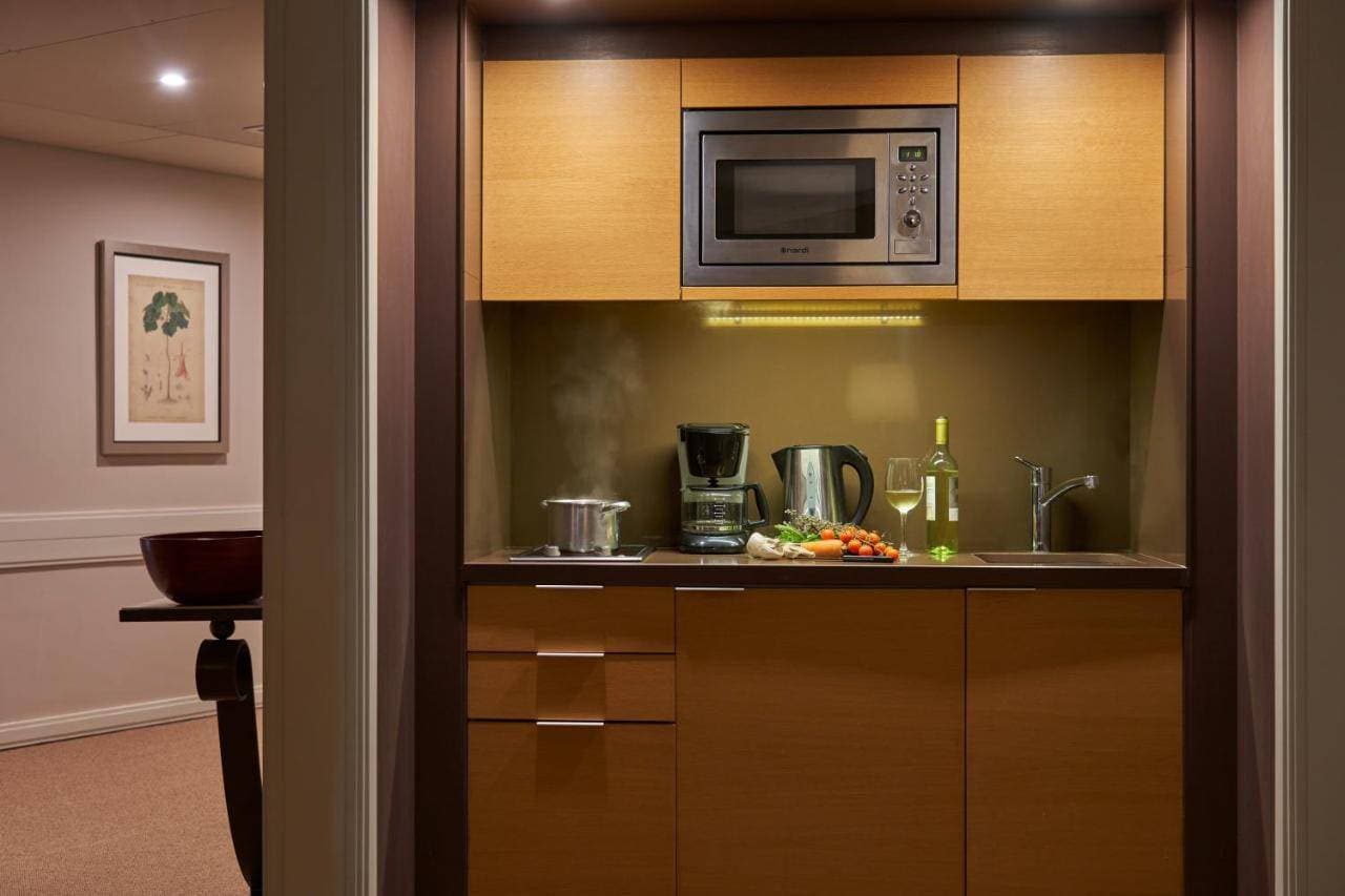 Suite Hotel Eden Mar 18