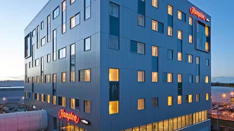 Hampton by Hilton London Gatwick Airport 1