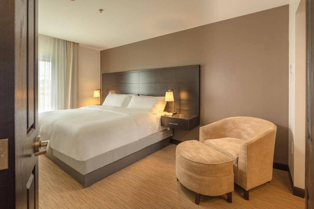 Staybridge Suites Silao 12