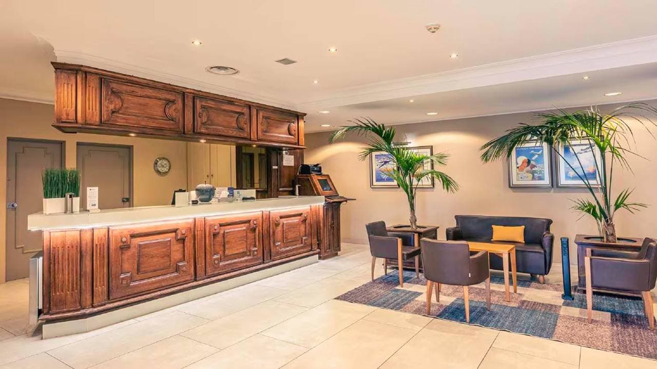 Best Western Marseille Aeroport 12
