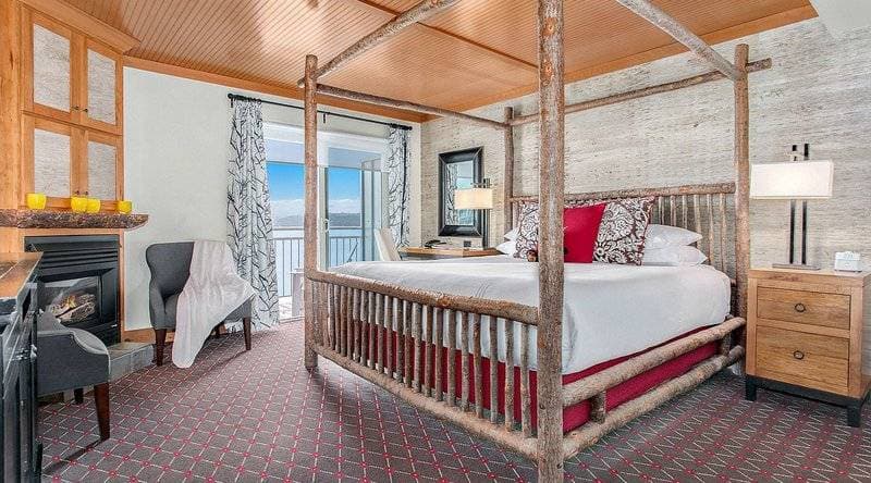 The Edgewater Hotel 28