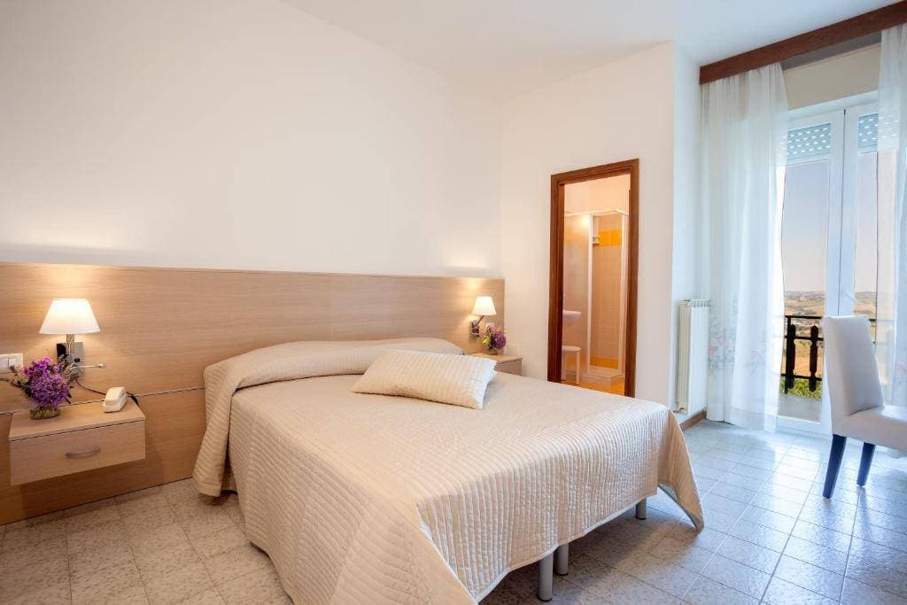 La Cantinella 10