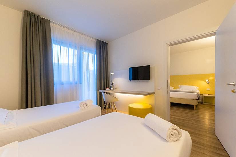 Airport Hotel Meeting Center 7