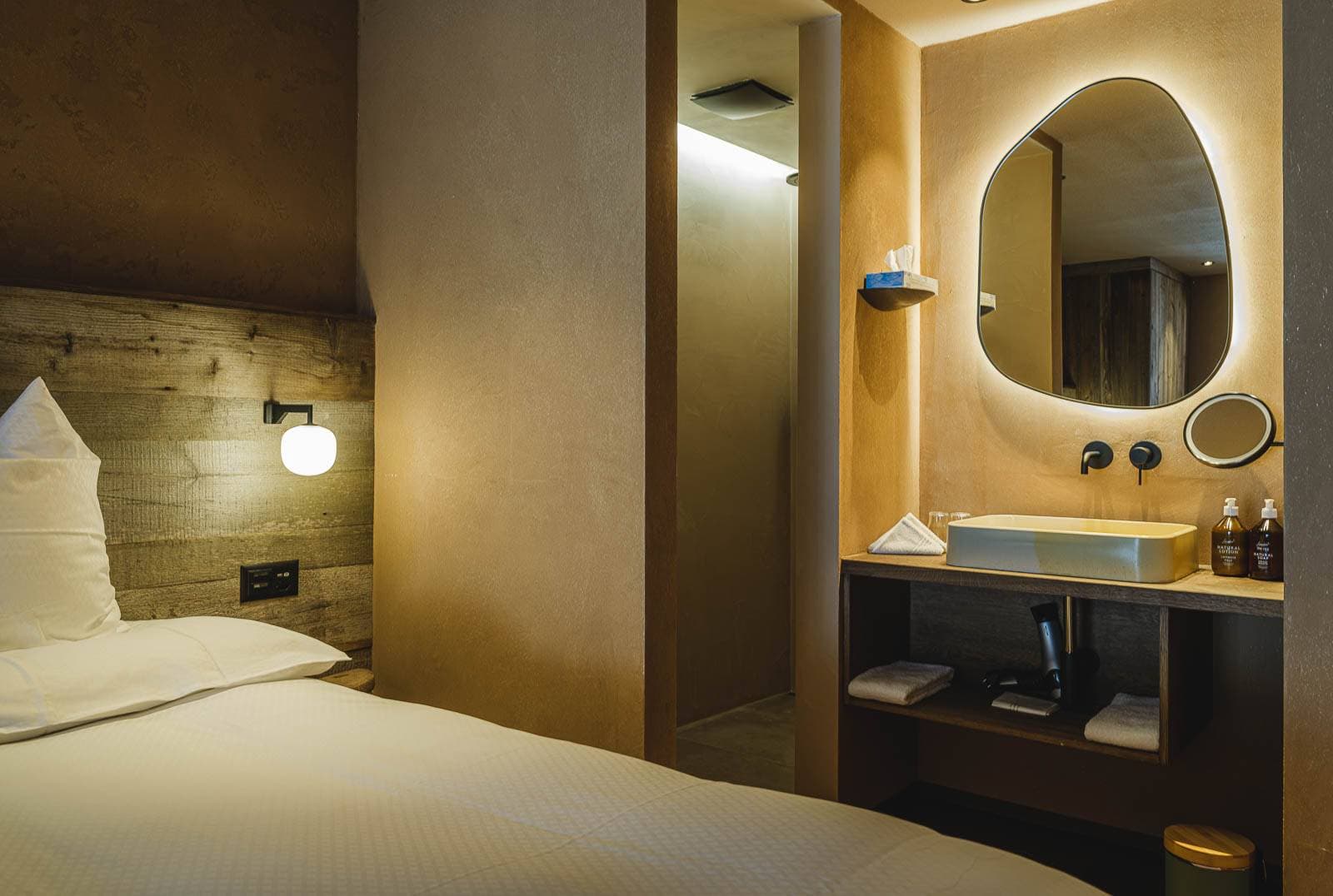 the rex Hotel 13