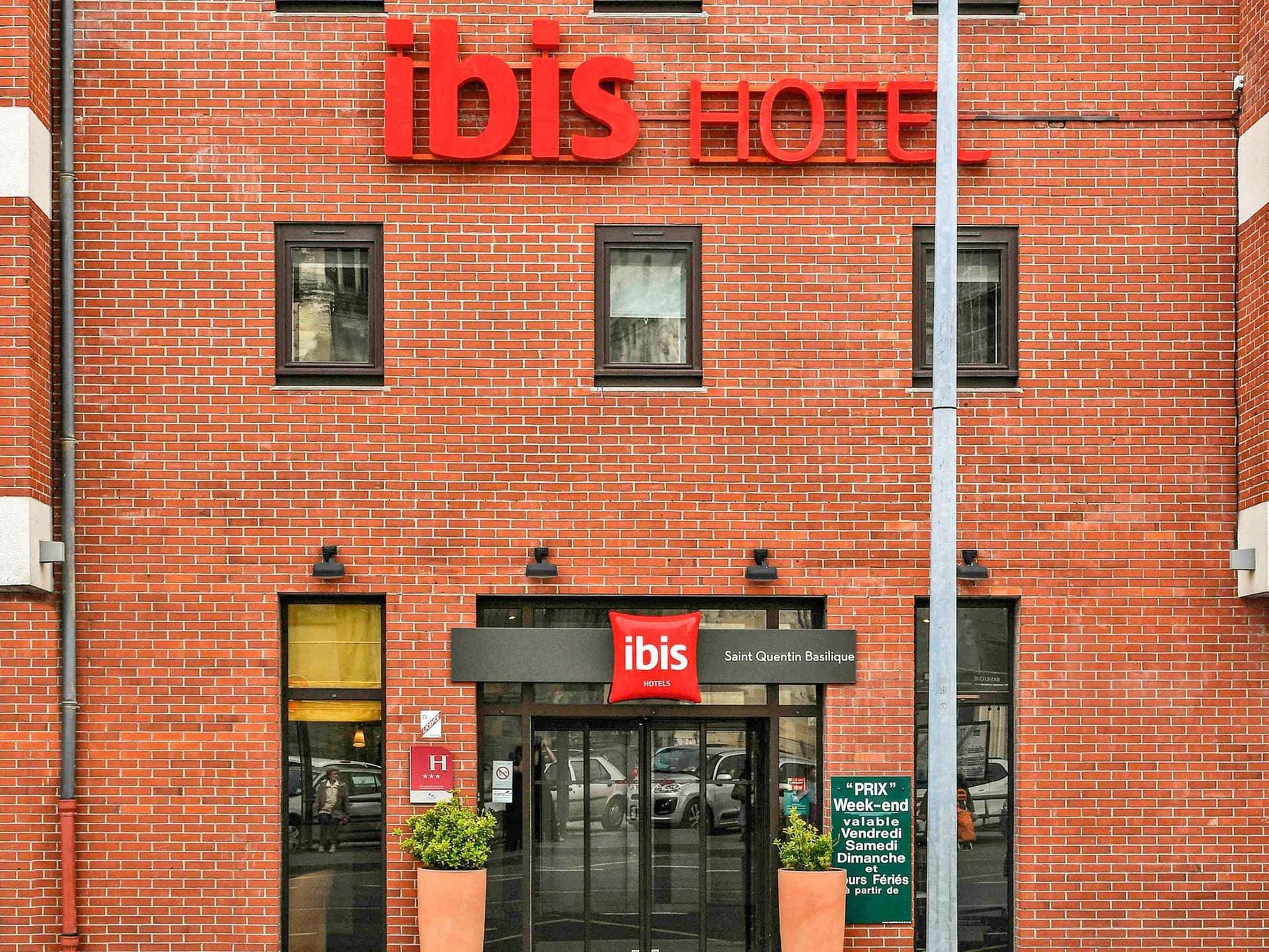 Ibis Saint-Quentin Basilique 2