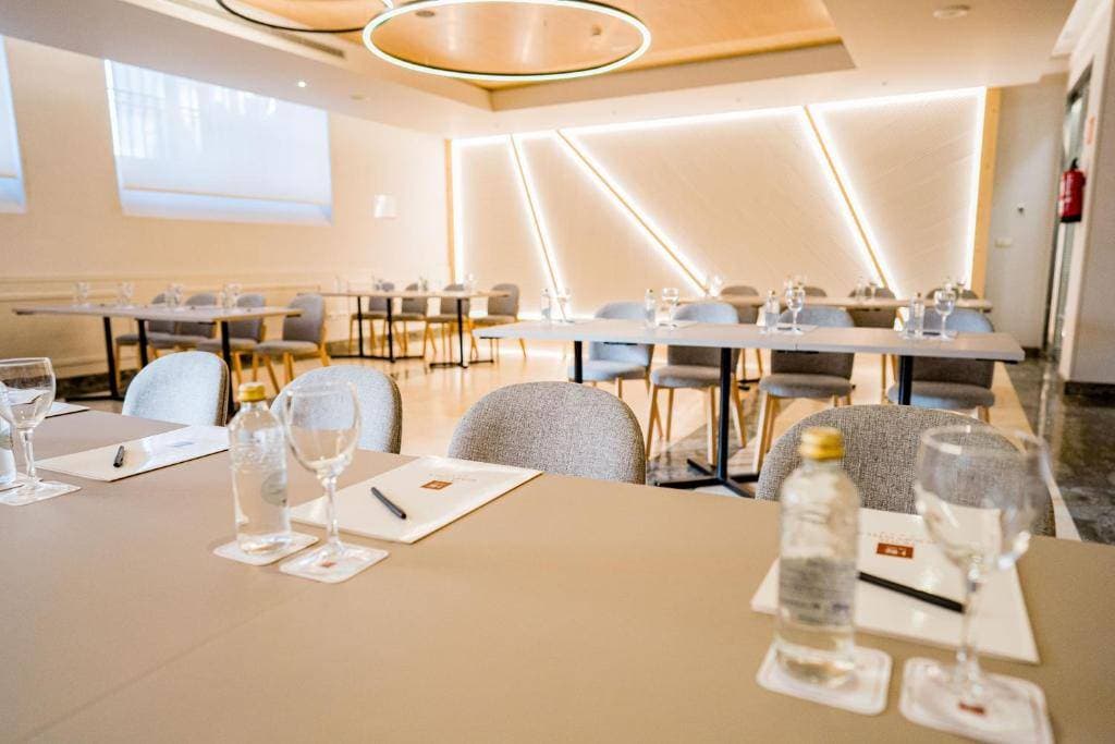 Hotel Compostela 18