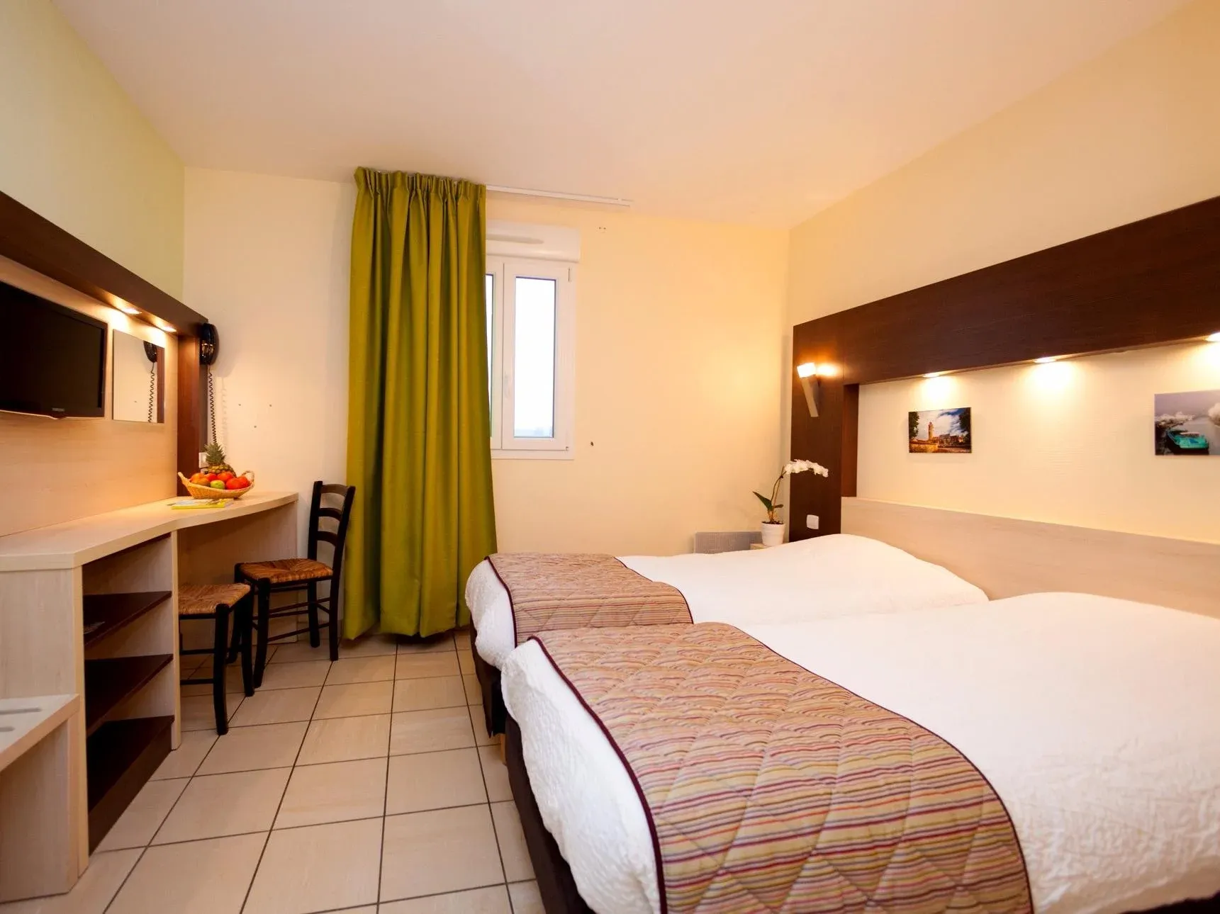 Jum’Hôtel 9