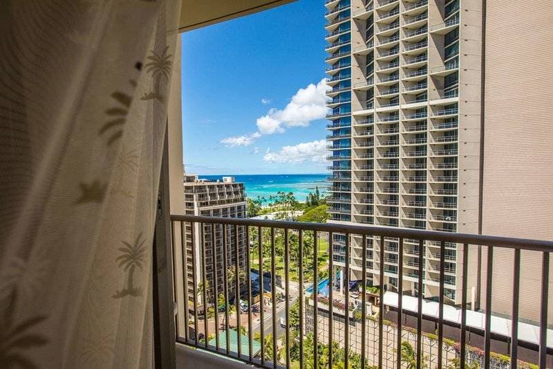 Embassy Suites Waikiki Beach Walk 62