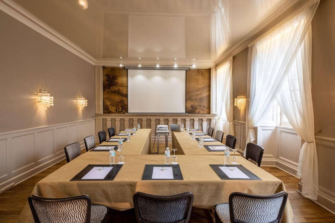Best Western Grand Hotel De Bordeaux 8