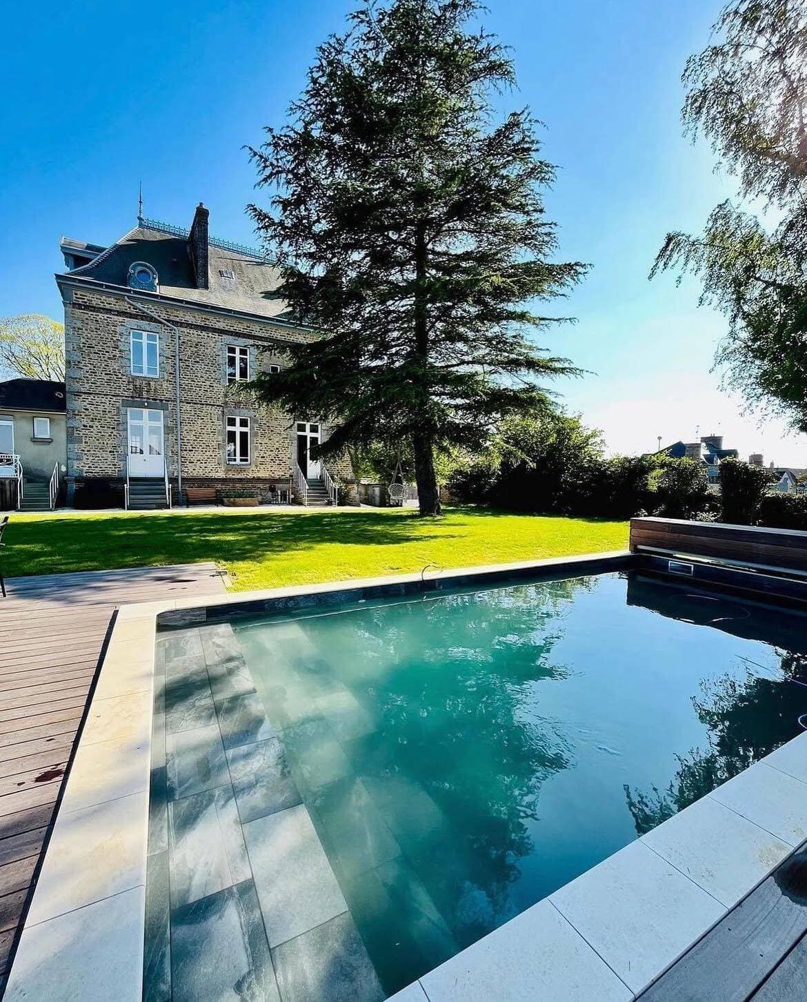 Le Manoir Ducey 1