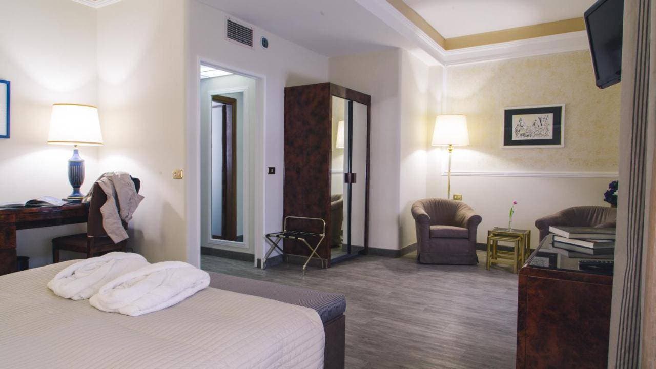 Grand Hotel Excelsior 13